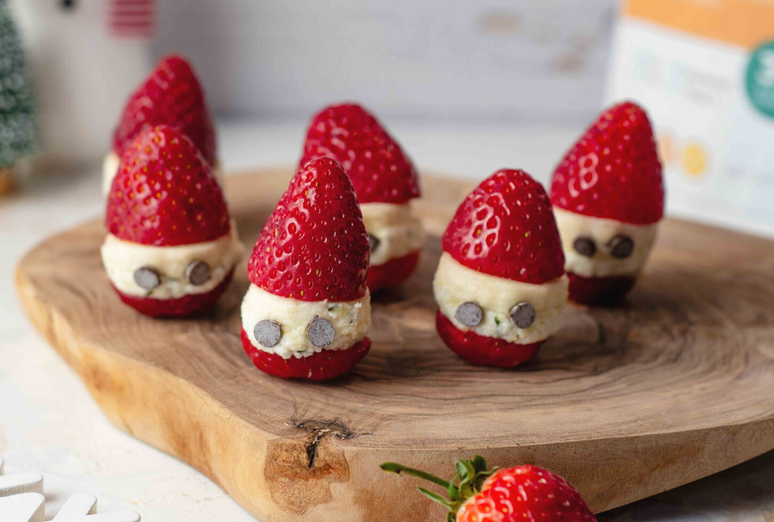 Santa Strawberries – Tiny Sprouts Foods